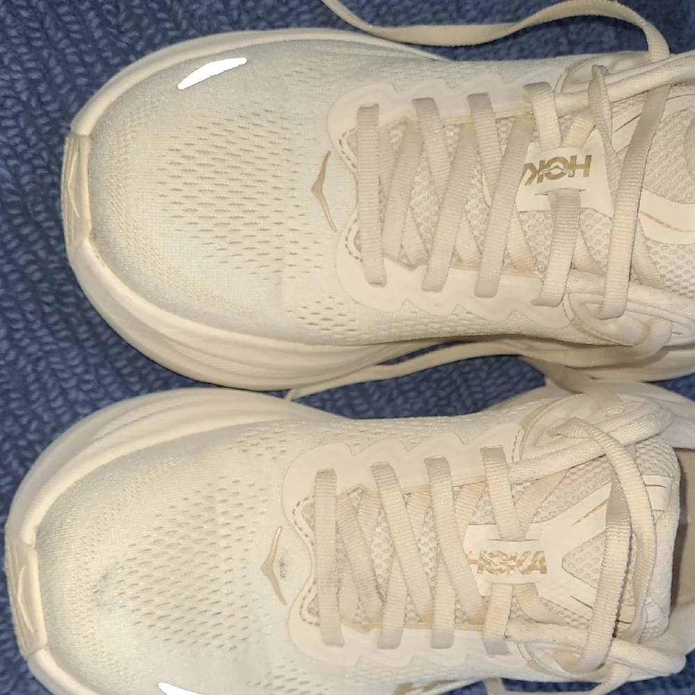 Hoka Women’s Cream/White Cushioned Running Shoes, 8 B8 - Picture 4 of 12